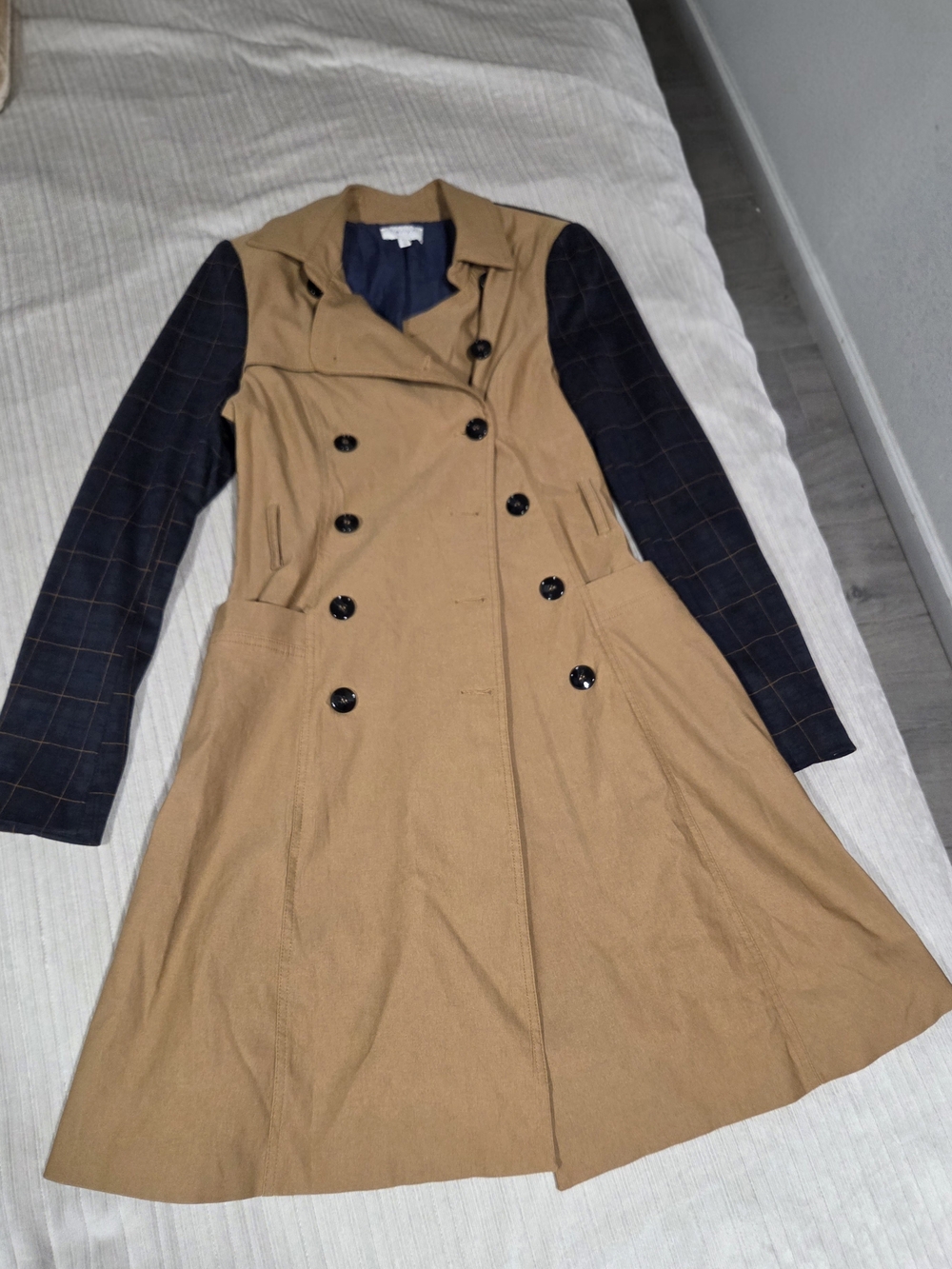 Anthropologie Harlyn trench coat in beige and navy blue